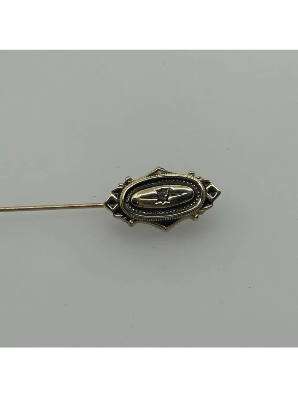 Vintage Avon Kensington Stick Pin Victorian Revival Gold Tone Heraldic Lapel - Picture 6 of 7
